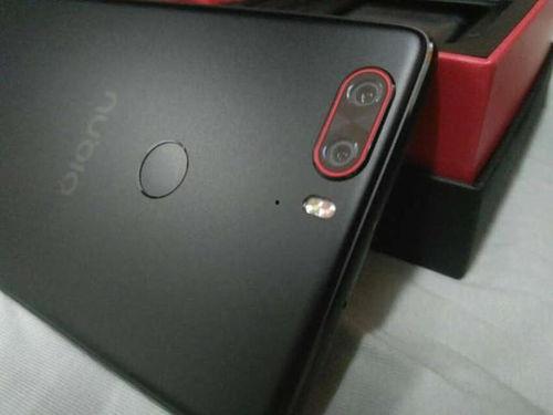 吃瓜群众黑色手机壳,吃瓜群众的时尚新宠